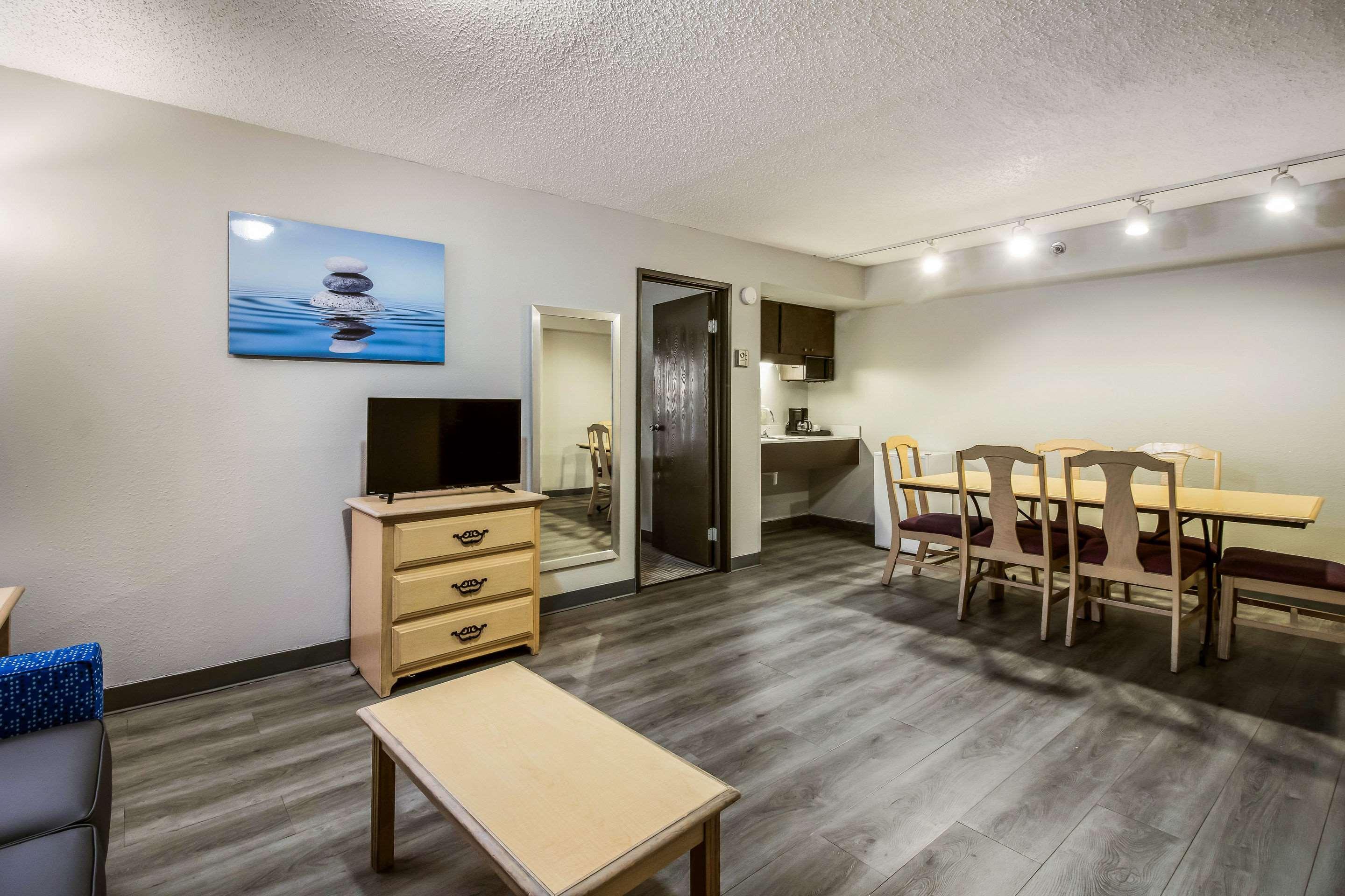 Clarion Hotel Jackson Northwest Екстер'єр фото