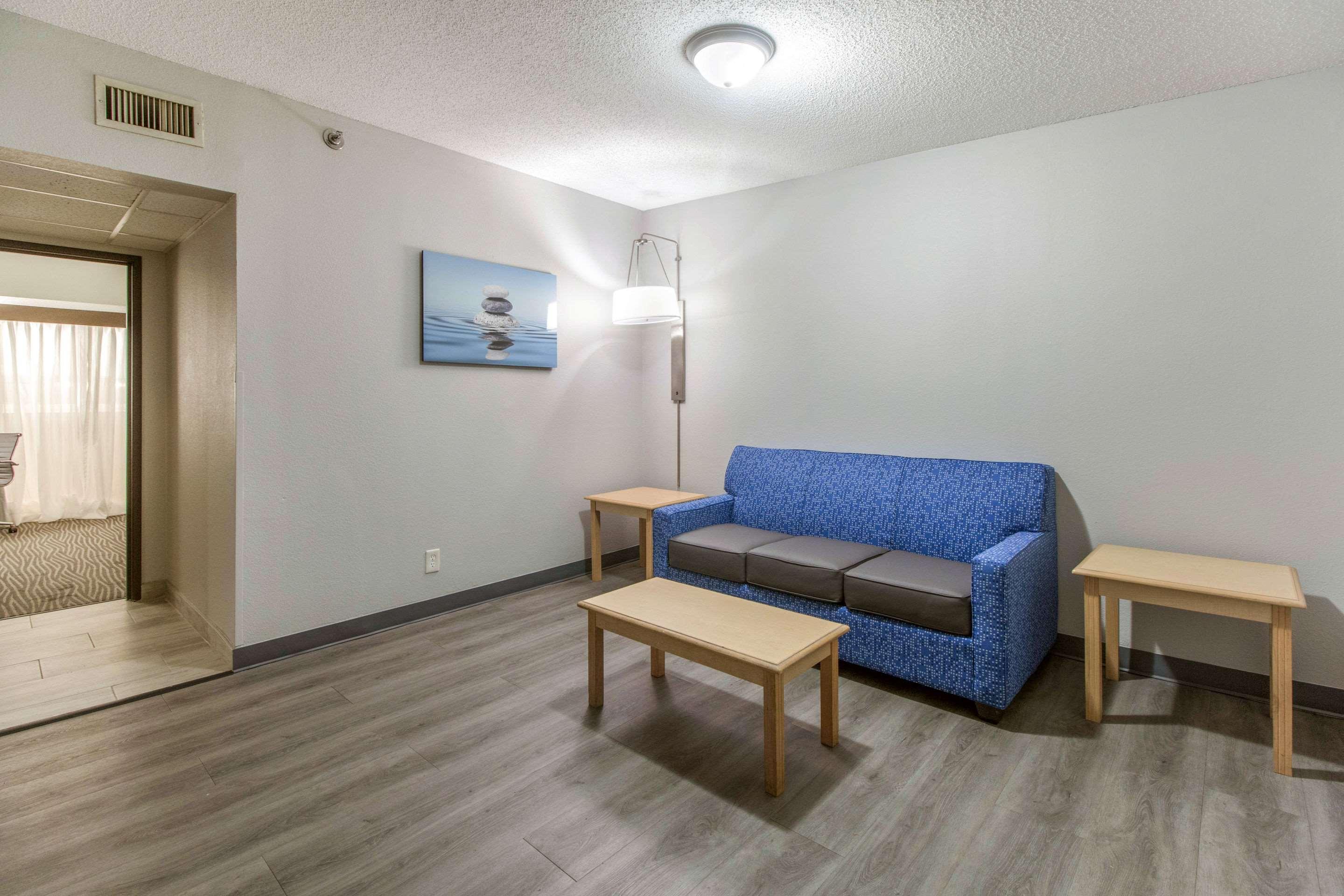 Clarion Hotel Jackson Northwest Екстер'єр фото
