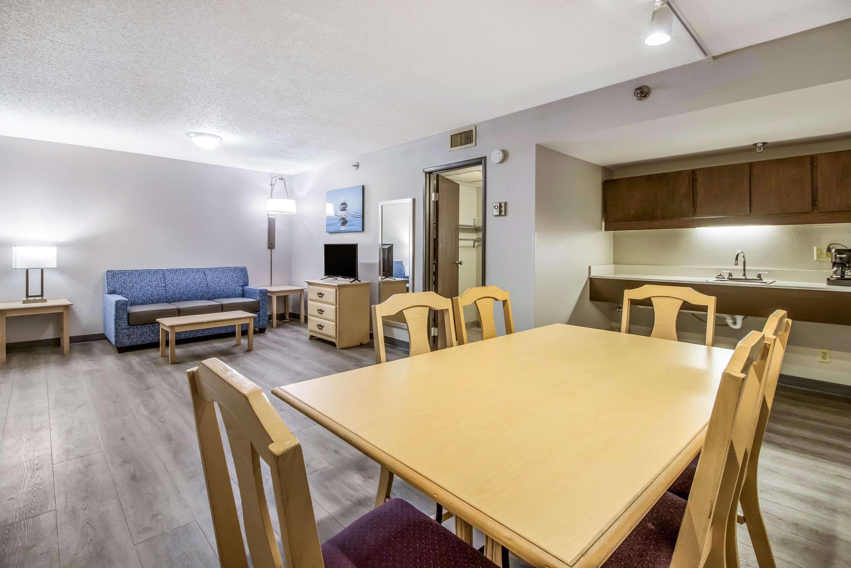 Clarion Hotel Jackson Northwest Екстер'єр фото