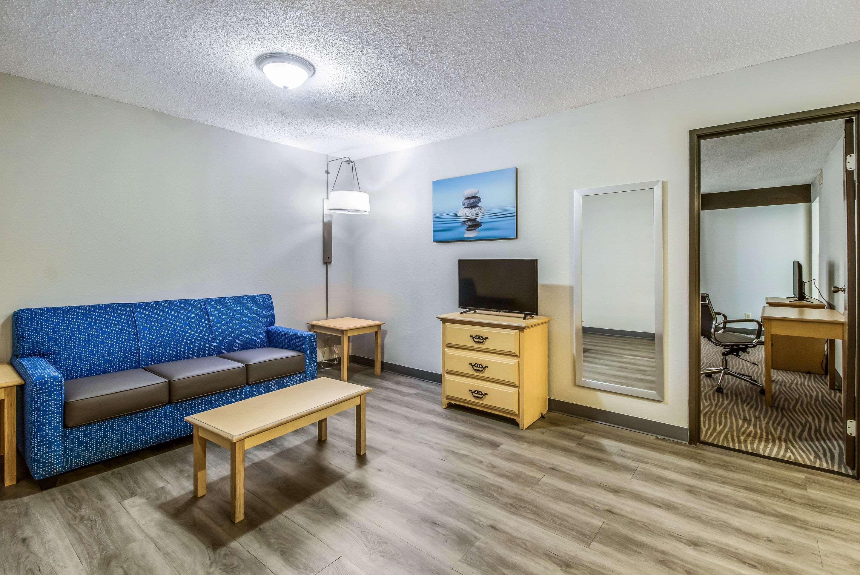 Clarion Hotel Jackson Northwest Екстер'єр фото