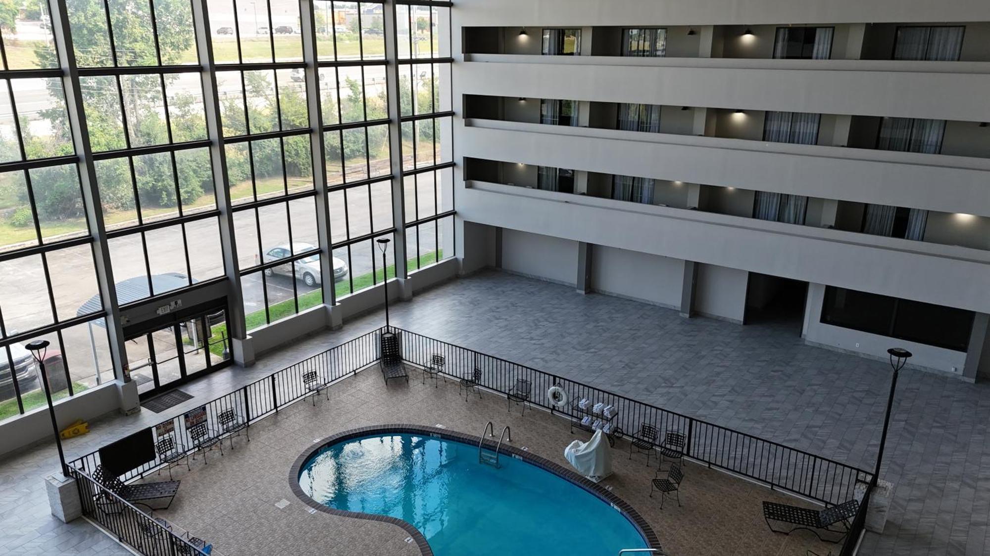 Clarion Hotel Jackson Northwest Екстер'єр фото